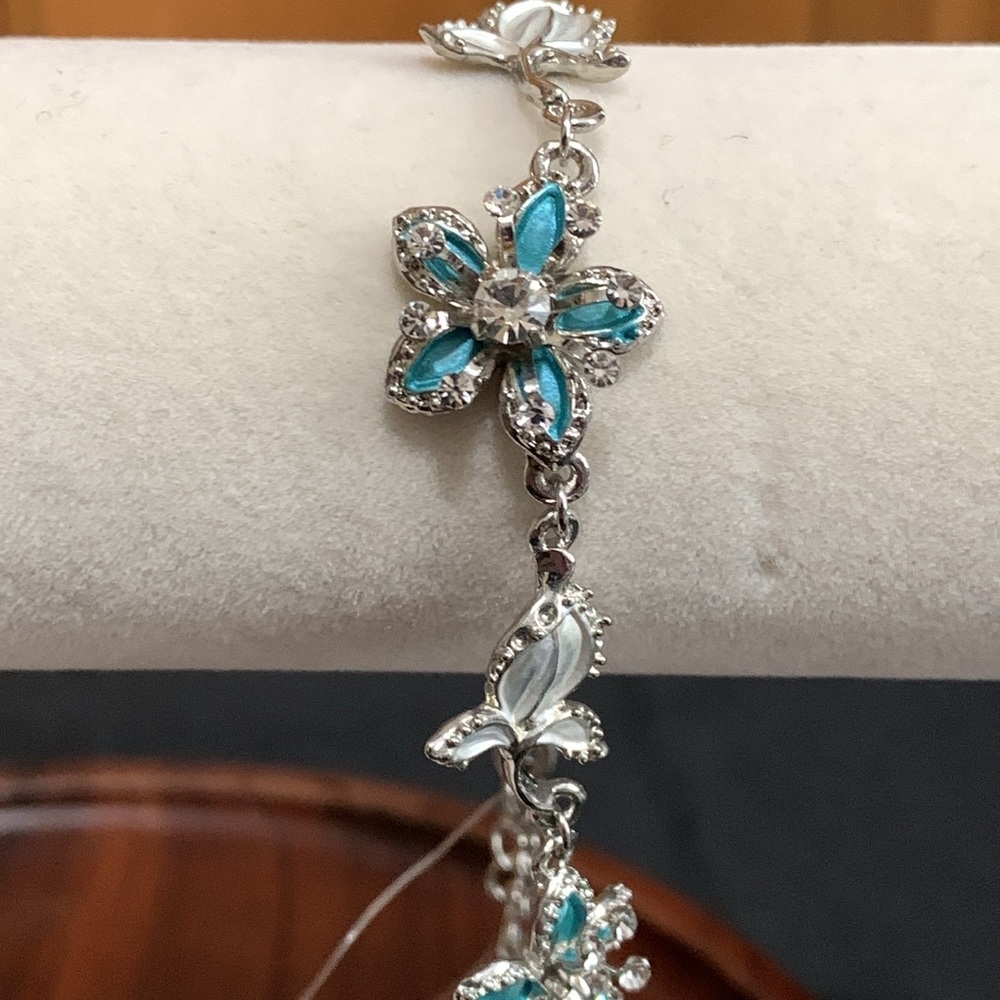 NWT Swarovski crystal bracelet - Picture 4 of 5